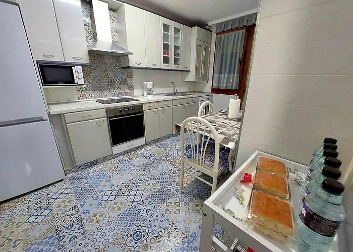 Piso El Prau 아파트 수안세스